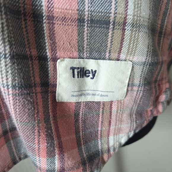 ⭐️Tilley Pink Plaid Flannel Button-Up Shirt Size Small - Picture 2 of 6